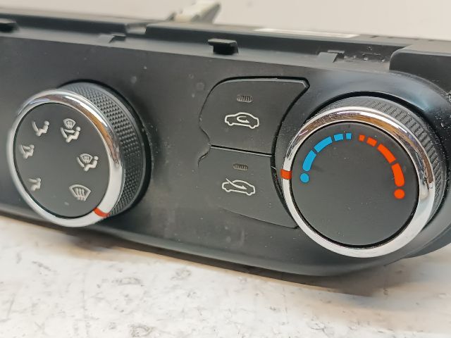 bontott KIA CEED Fűtéskapcsoló (manuális klímás)