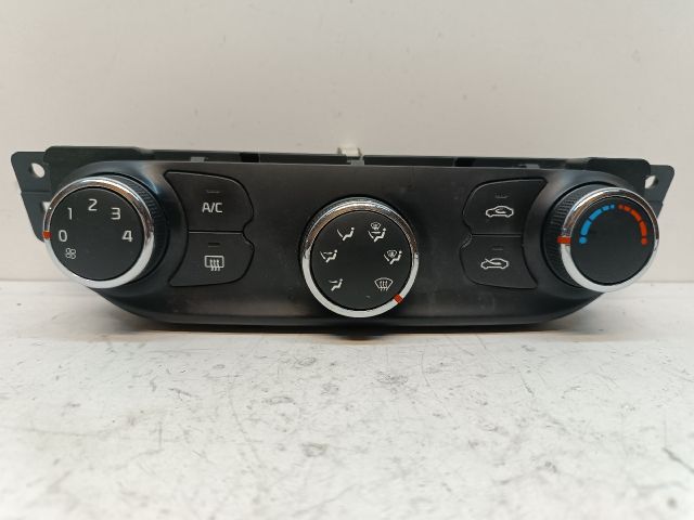 bontott KIA CEED Fűtéskapcsoló (manuális klímás)