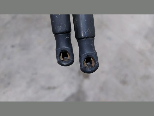 bontott KIA CEED Gázrugós Kitámasztó Teleszkóp Pár Csomagtérajtó