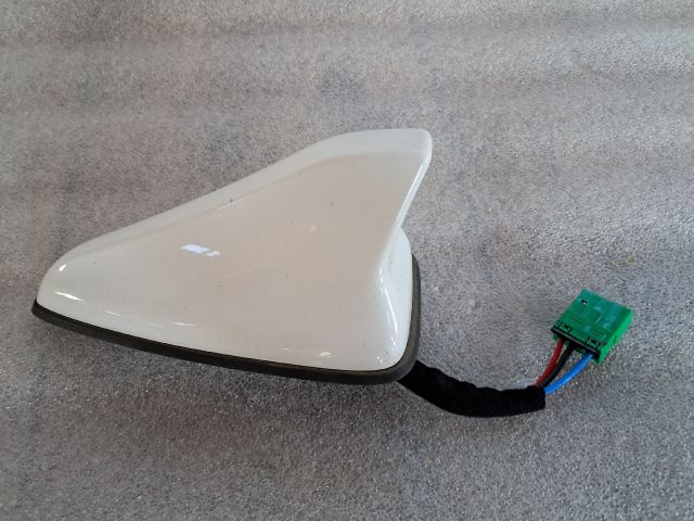 bontott KIA CEED GPS Antenna