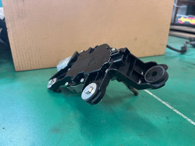 bontott KIA CEED Hátsó Ablaktörlő Motor