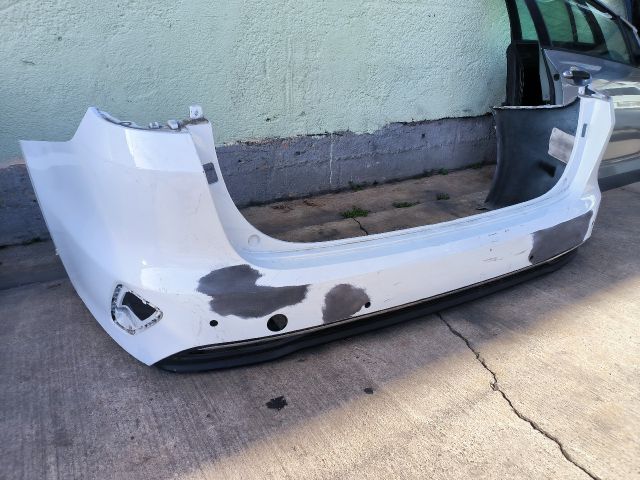 bontott KIA CEED Hátsó Lökhárító (Részeivel)