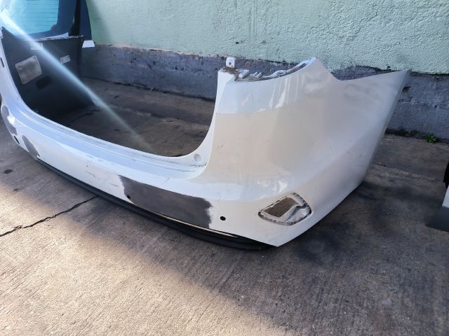 bontott KIA CEED Hátsó Lökhárító (Részeivel)