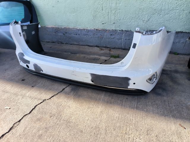 bontott KIA CEED Hátsó Lökhárító (Részeivel)