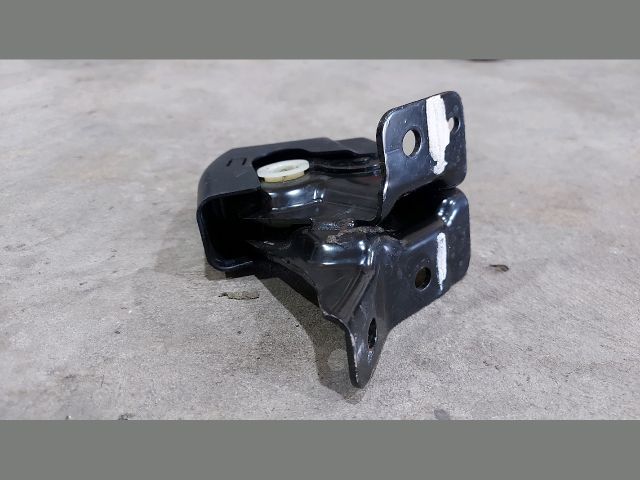 bontott KIA CEED Hátsó Ülés Rögzítő