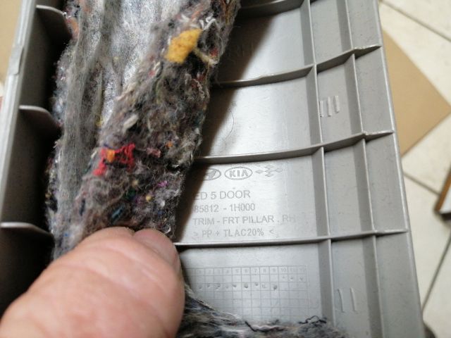 bontott KIA CEED Jobb A Oszlop Burkolat