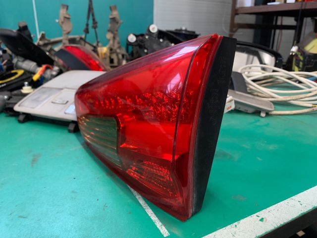 bontott KIA CEED Jobb Belső Hátsó Lámpa