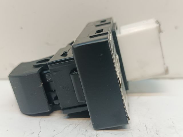 bontott KIA CEED Jobb első Ablakemelő Kapcsoló