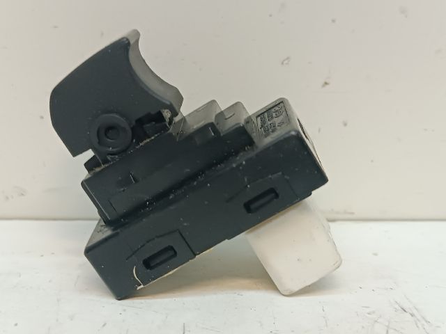 bontott KIA CEED Jobb első Ablakemelő Kapcsoló