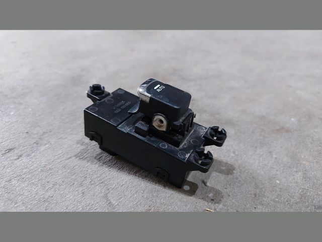 bontott KIA CEED Jobb első Ablakemelő Kapcsoló