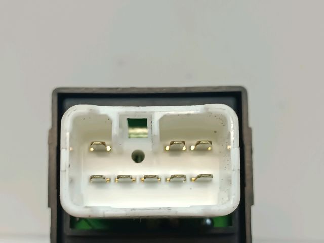 bontott KIA CEED Jobb első Ablakemelő Kapcsoló