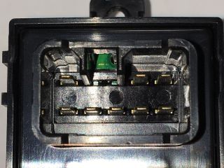 bontott KIA CEED Jobb első Ablakemelő Kapcsoló