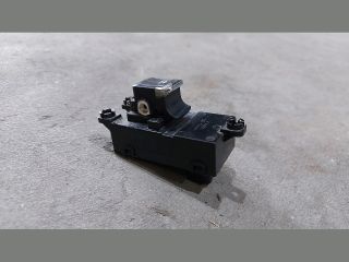 bontott KIA CEED Jobb első Ablakemelő Kapcsoló