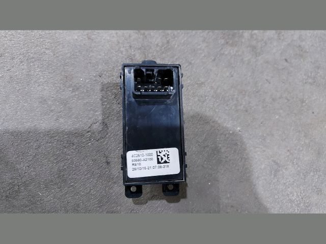 bontott KIA CEED Jobb első Ablakemelő Kapcsoló