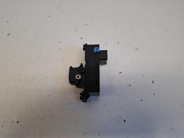 bontott KIA CEED Jobb első Ablakemelő Kapcsoló