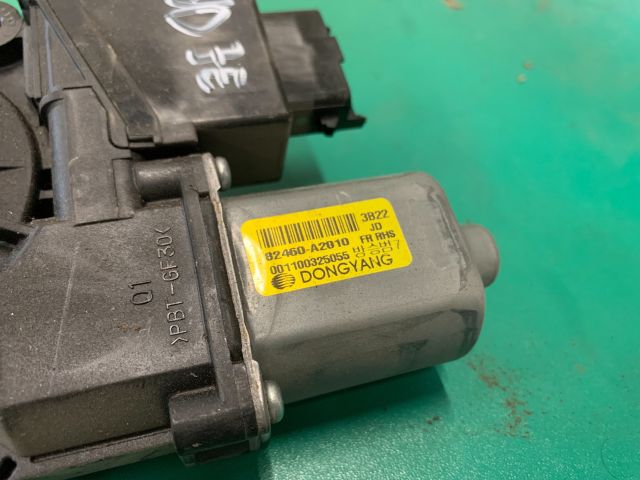 bontott KIA CEED Jobb első Ablakemelő Motor