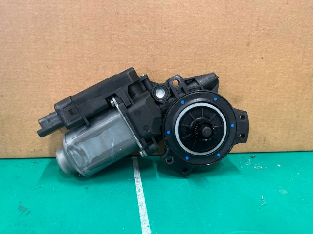 bontott KIA CEED Jobb első Ablakemelő Motor