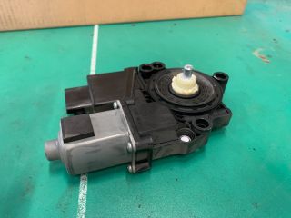 bontott KIA CEED Jobb első Ablakemelő Motor