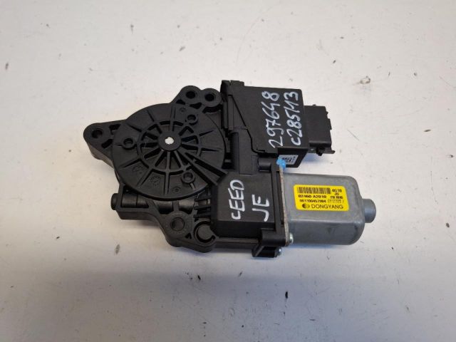 bontott KIA CEED Jobb első Ablakemelő Motor