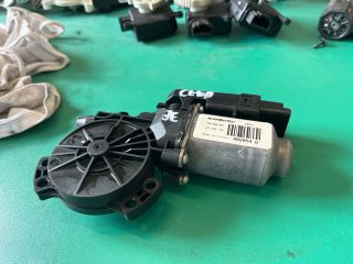 bontott KIA CEED Jobb első Ablakemelő Motor