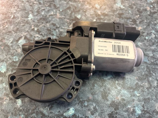 bontott KIA CEED Jobb első Ablakemelő Motor