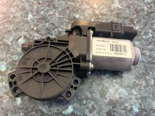 bontott KIA CEED Jobb első Ablakemelő Motor