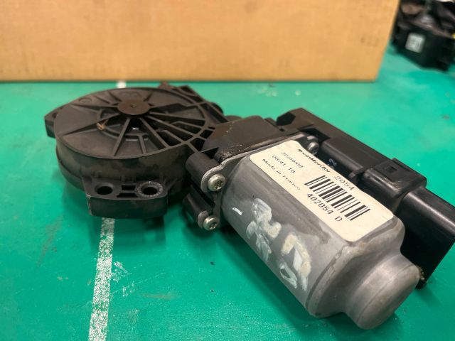 bontott KIA CEED Jobb első Ablakemelő Motor