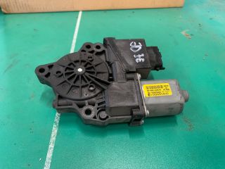 bontott KIA CEED Jobb első Ablakemelő Motor