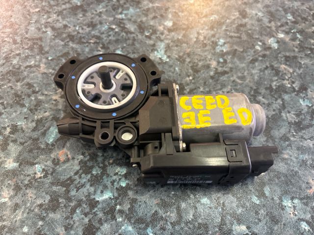 bontott KIA CEED Jobb első Ablakemelő Motor