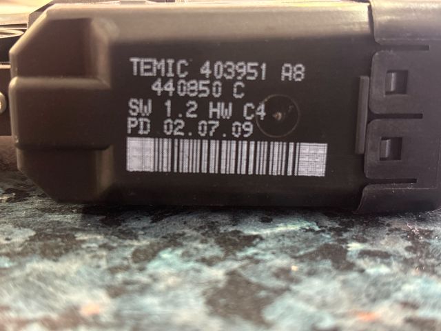 bontott KIA CEED Jobb első Ablakemelő Motor