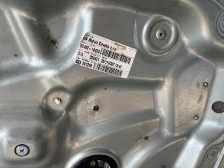 bontott KIA CEED Jobb első Ablakemelő Szerkezet (Elektromos)