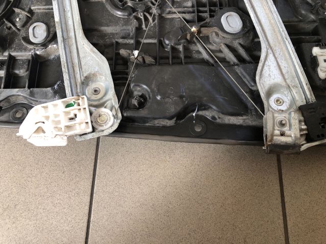 bontott KIA CEED Jobb első Ablakemelő Szerkezet (Elektromos)