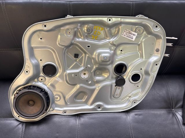 bontott KIA CEED Jobb első Ablakemelő Szerkezet (Elektromos)