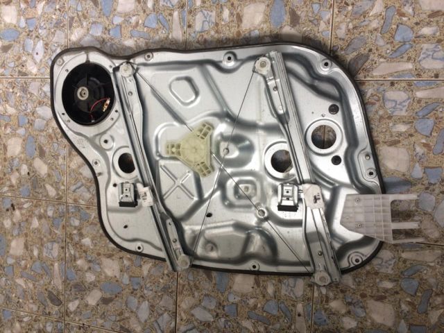 bontott KIA CEED Jobb első Ablakemelő Szerkezet (Elektromos)