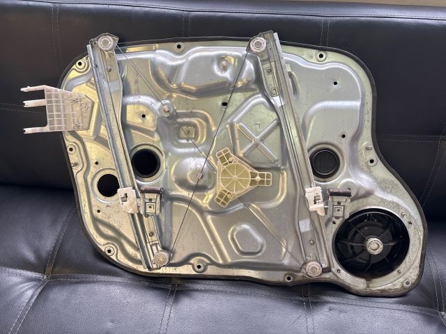 bontott KIA CEED Jobb első Ablakemelő Szerkezet (Elektromos)