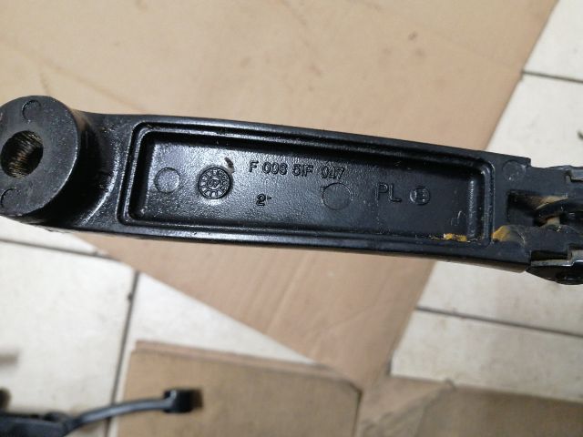 bontott KIA CEED Jobb első Ablaktörlő Kar