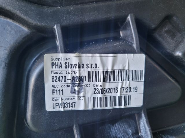 bontott KIA CEED Jobb első Ajtó (Részeivel)