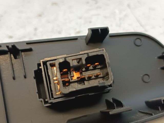 bontott KIA CEED Jobb első Ajtóbehúzó