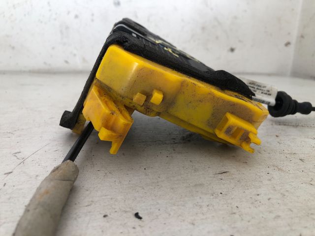 bontott KIA CEED Jobb első Ajtózár