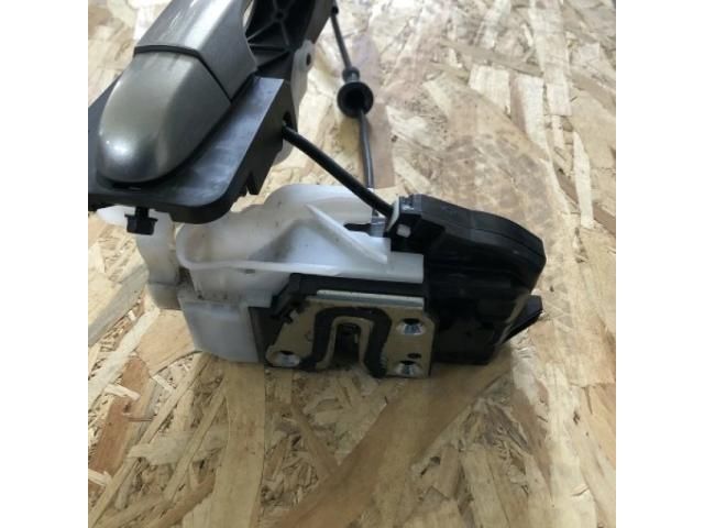 bontott KIA CEED Jobb első Ajtózár