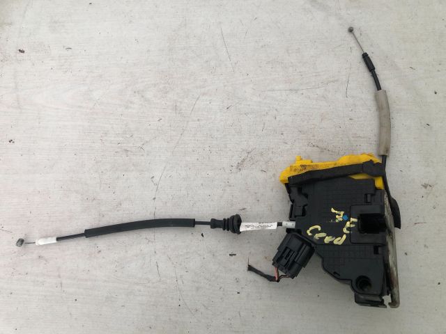 bontott KIA CEED Jobb első Ajtózár