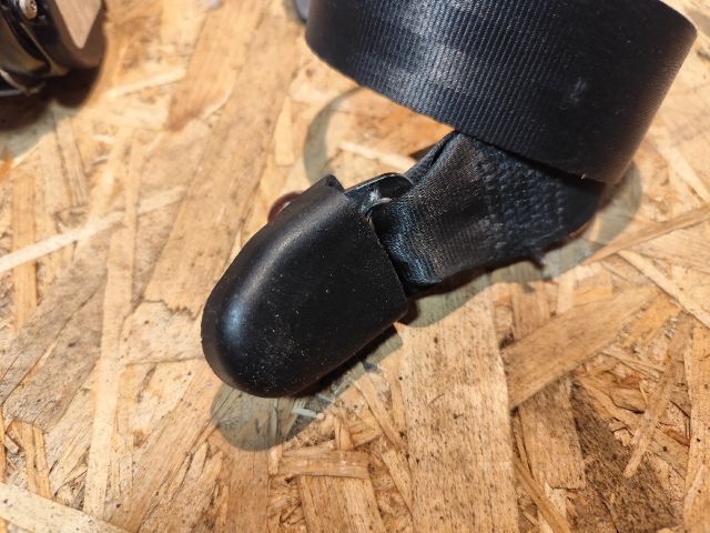 bontott KIA CEED Jobb első Biztonsági Öv