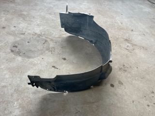 bontott KIA CEED Jobb első Dobbetét (Kerékjárati, Műanyag)