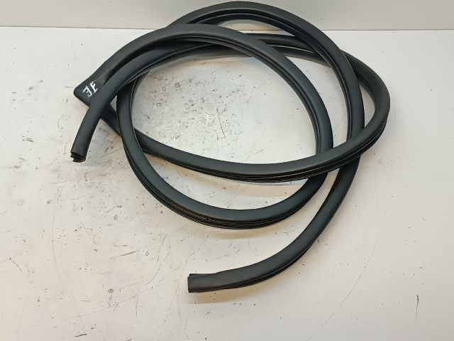 bontott KIA CEED Jobb első Gumikéder