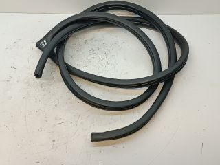 bontott KIA CEED Jobb első Gumikéder