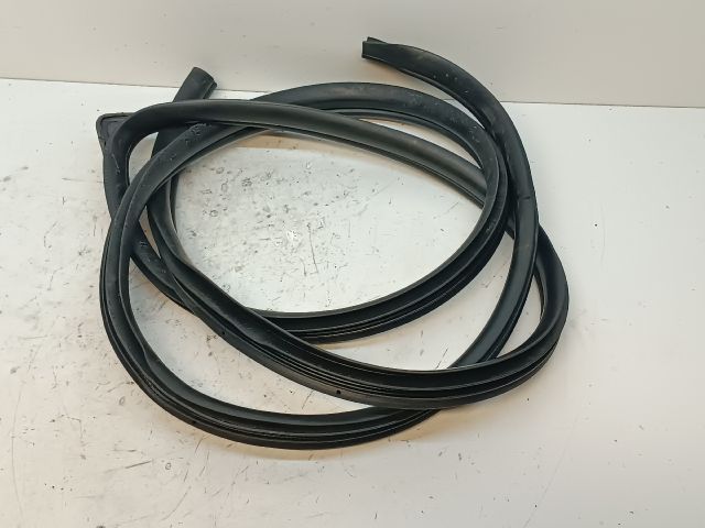 bontott KIA CEED Jobb első Gumikéder