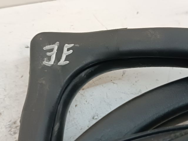 bontott KIA CEED Jobb első Gumikéder