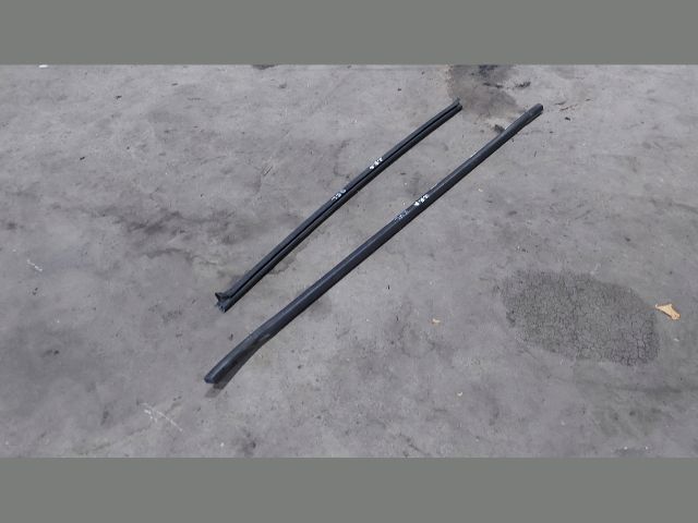 bontott KIA CEED Jobb első Gumikéder