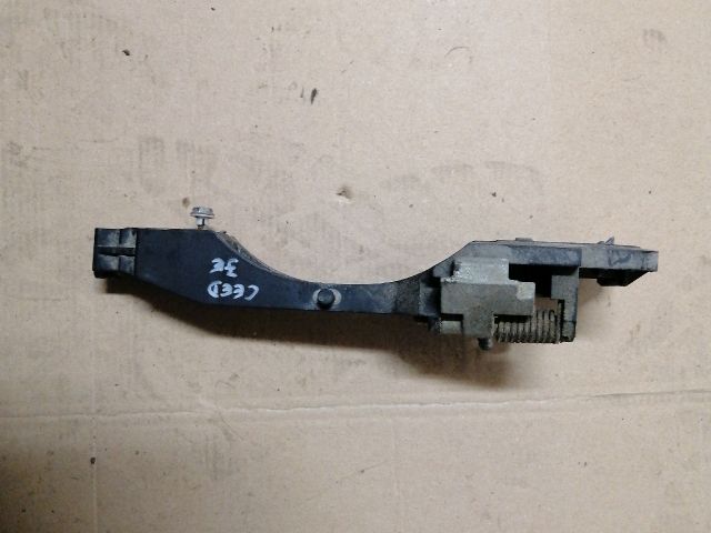 bontott KIA CEED Jobb első Külső Kilincsfészek