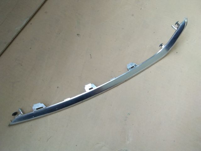 bontott KIA CEED Jobb első Lökhárító Díszléc